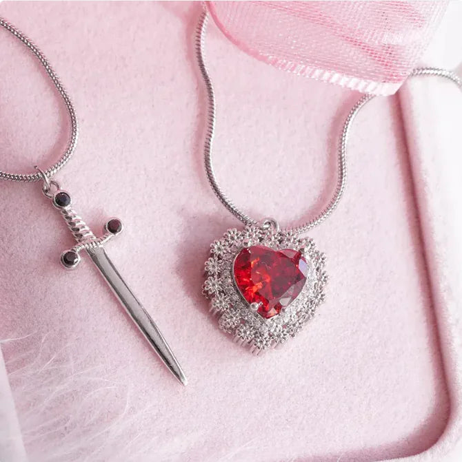 Gothic Punk One Arrow Through The Heart Creative Two Color Couple Necklace Red Rhinestone Heart Dagger Necklace Good Friend Gift Fashion Jewelry